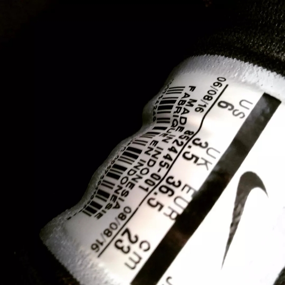 NIKE AIR MAX DYNASTY 2 Women's Black Running Shoes 852445-001 Size 6 - Picture 3 of 8